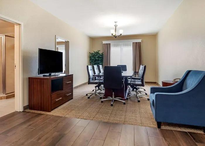 Comfort Suites